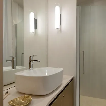 Mihotel Serlin * Lyon