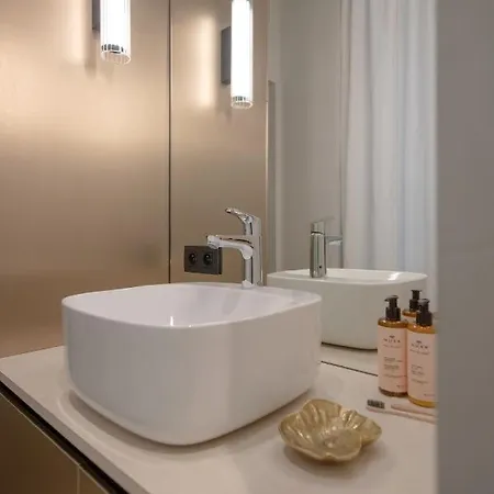 Mihotel Serlin * Lyon