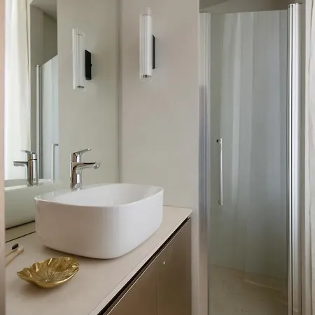 Mihotel Serlin Szálloda Lyon